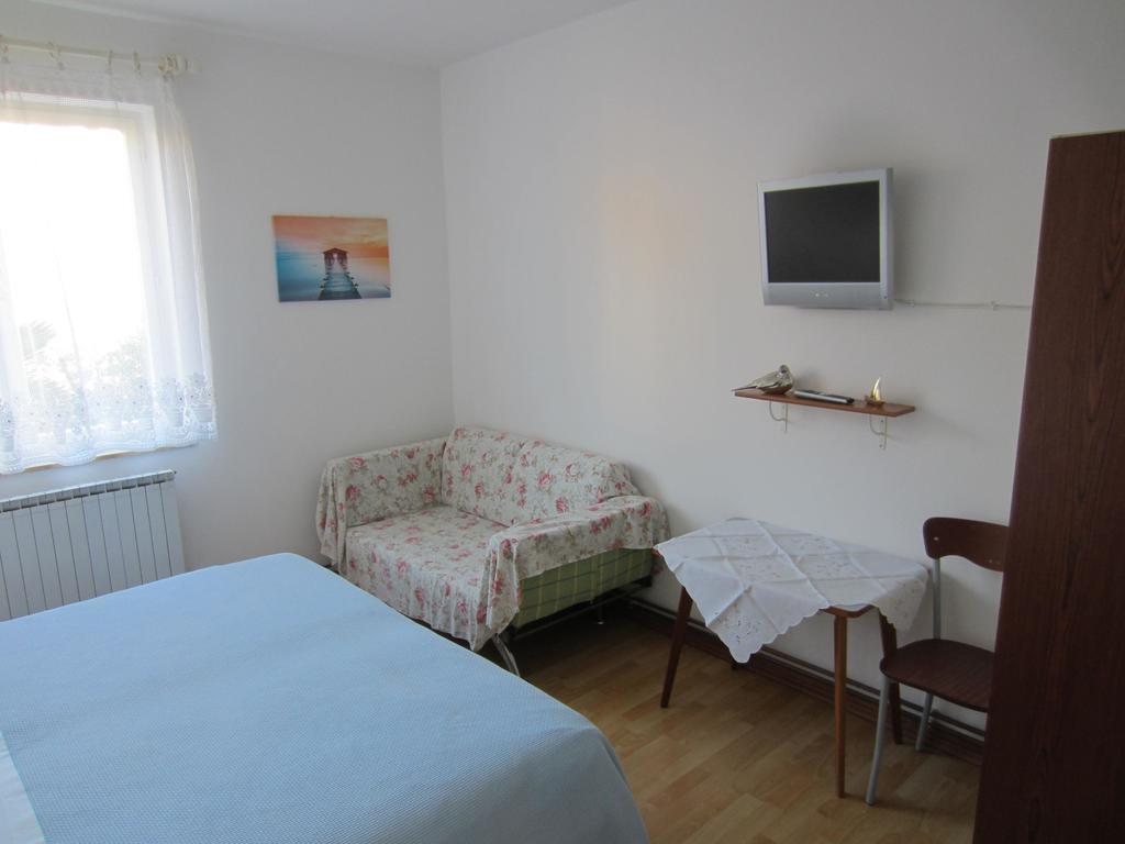 Guesthouse Leasol Lucija Kültér fotó